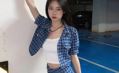 烧烤点燃衣服情急跳江